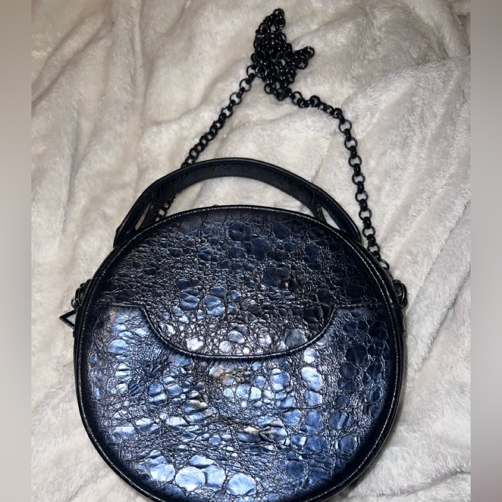Kelly wynne halo chain strap shoulder bag